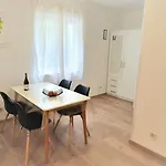 Lungomare Appartement *